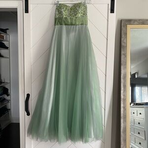 SEAN COLLECTION Green Beaded Tulle Prom Gown